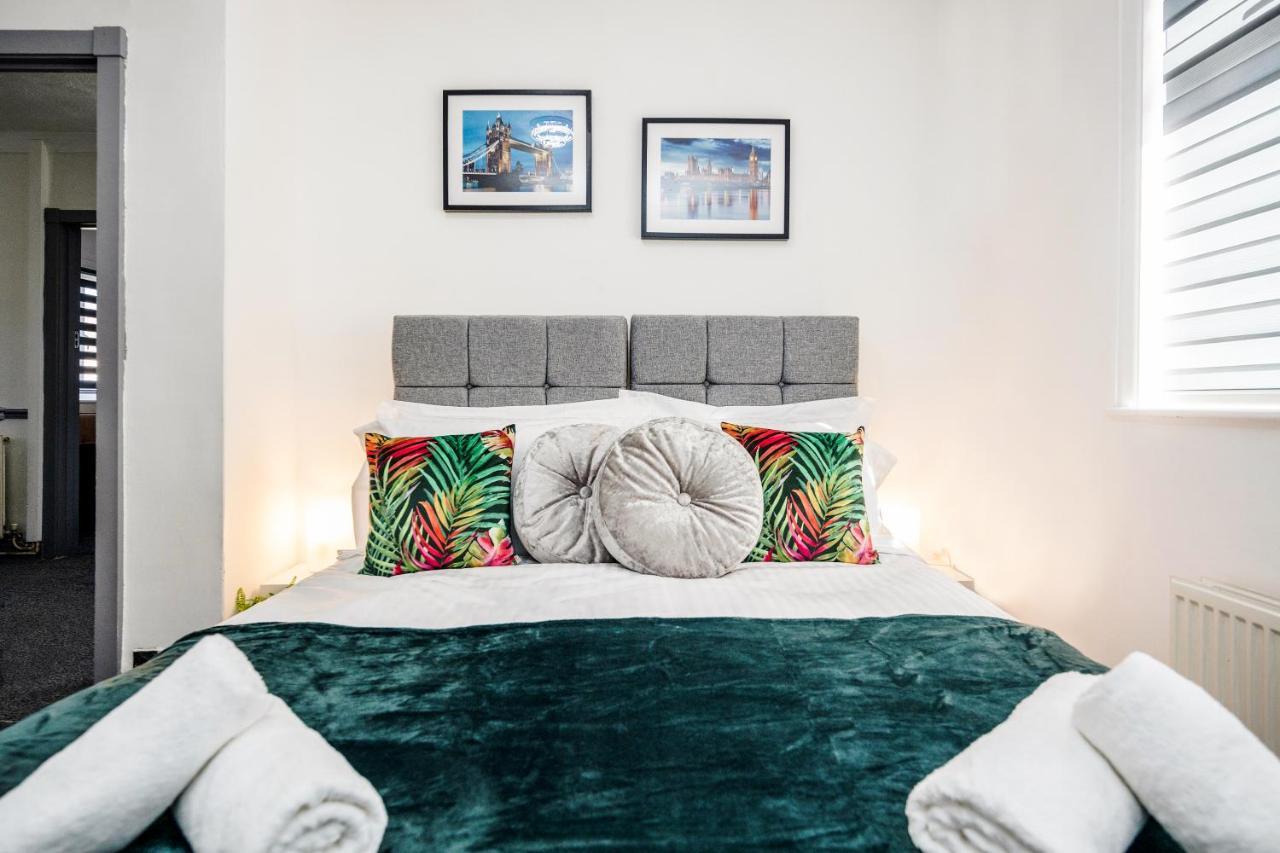 Heathrow 2-Bedroom Maisonette With Parking West Drayton  Exteriér fotografie