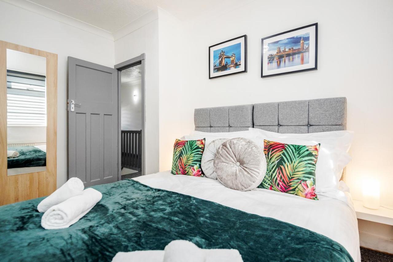 Heathrow 2-Bedroom Maisonette With Parking West Drayton  Exteriér fotografie