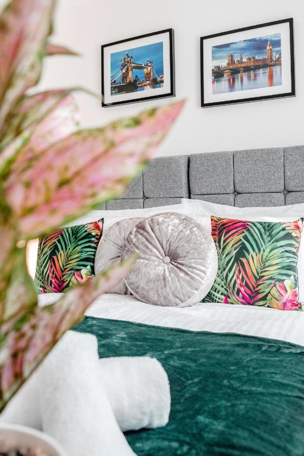 Heathrow 2-Bedroom Maisonette With Parking West Drayton  Exteriér fotografie