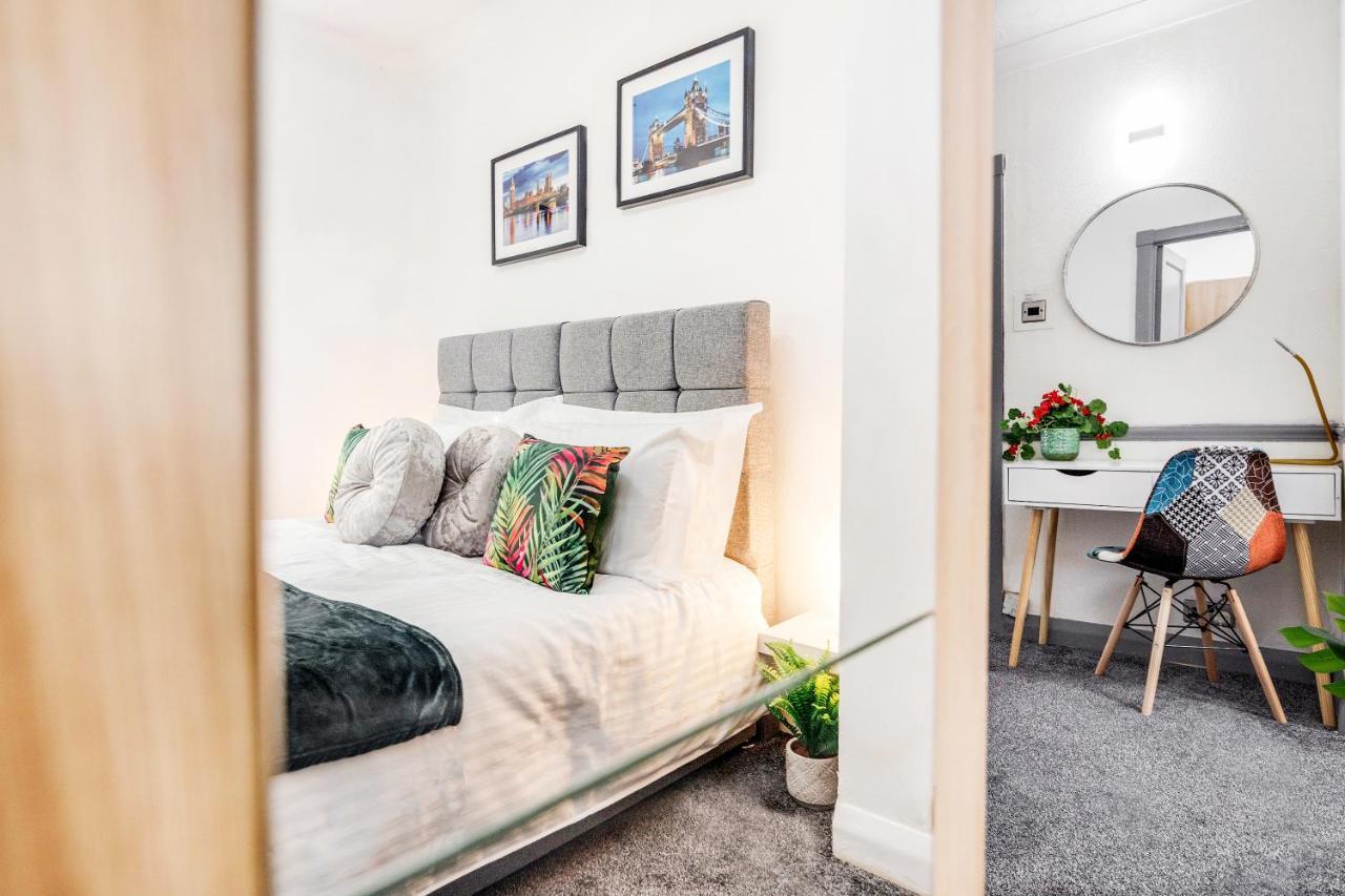 Heathrow 2-Bedroom Maisonette With Parking West Drayton  Exteriér fotografie