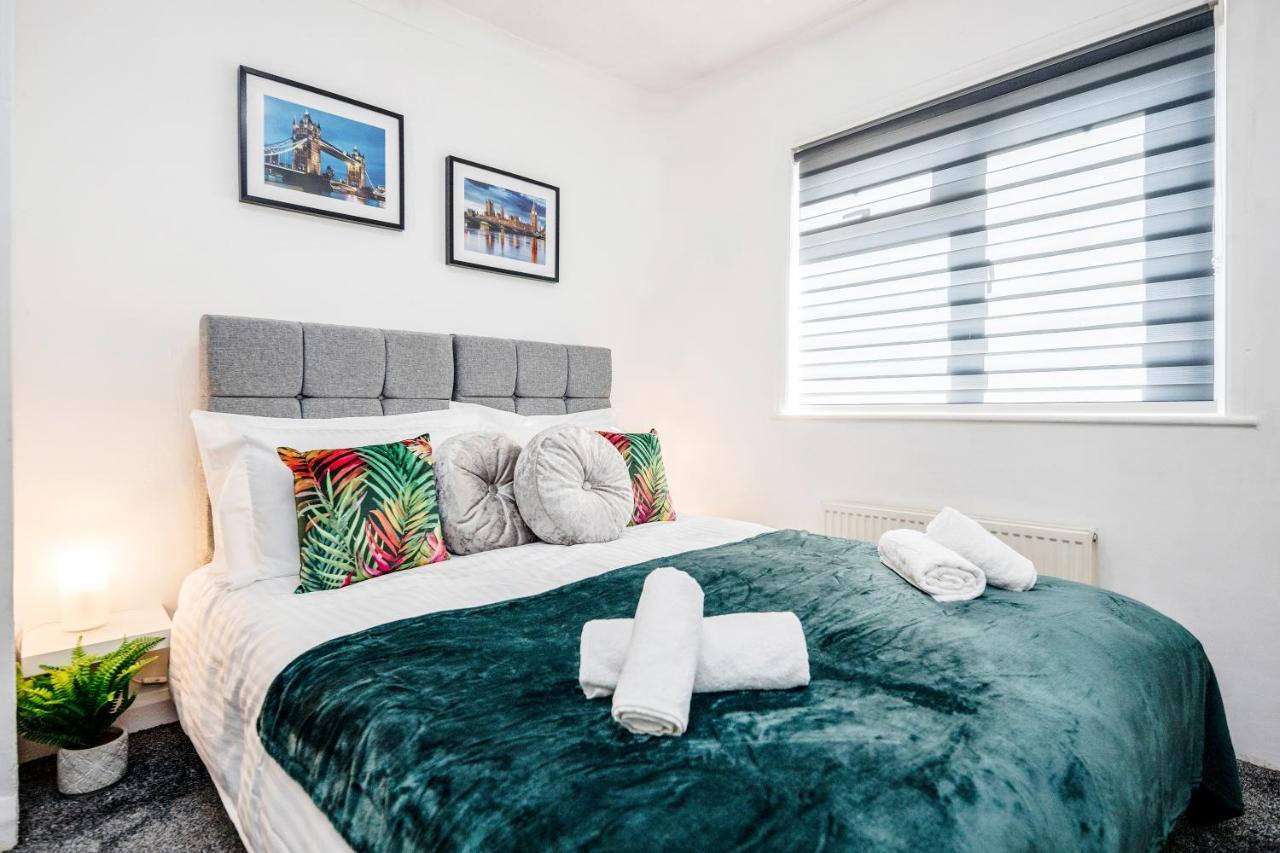 Heathrow 2-Bedroom Maisonette With Parking West Drayton  Exteriér fotografie