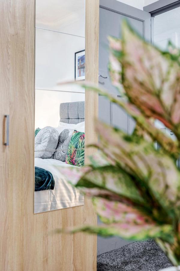 Heathrow 2-Bedroom Maisonette With Parking West Drayton  Exteriér fotografie