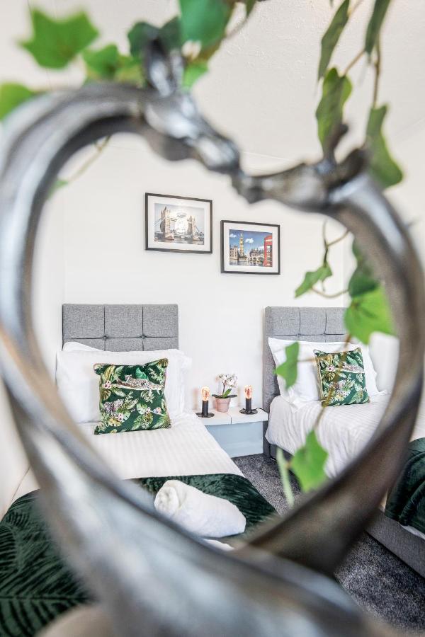 Heathrow 2-Bedroom Maisonette With Parking West Drayton  Exteriér fotografie