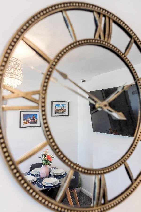 Heathrow 2-Bedroom Maisonette With Parking West Drayton  Exteriér fotografie