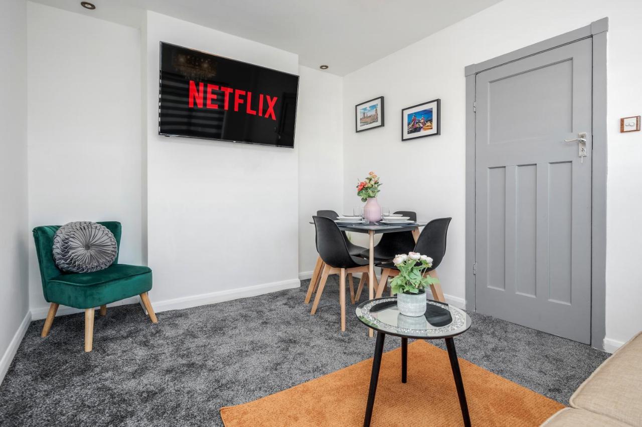 Heathrow 2-Bedroom Maisonette With Parking West Drayton  Exteriér fotografie