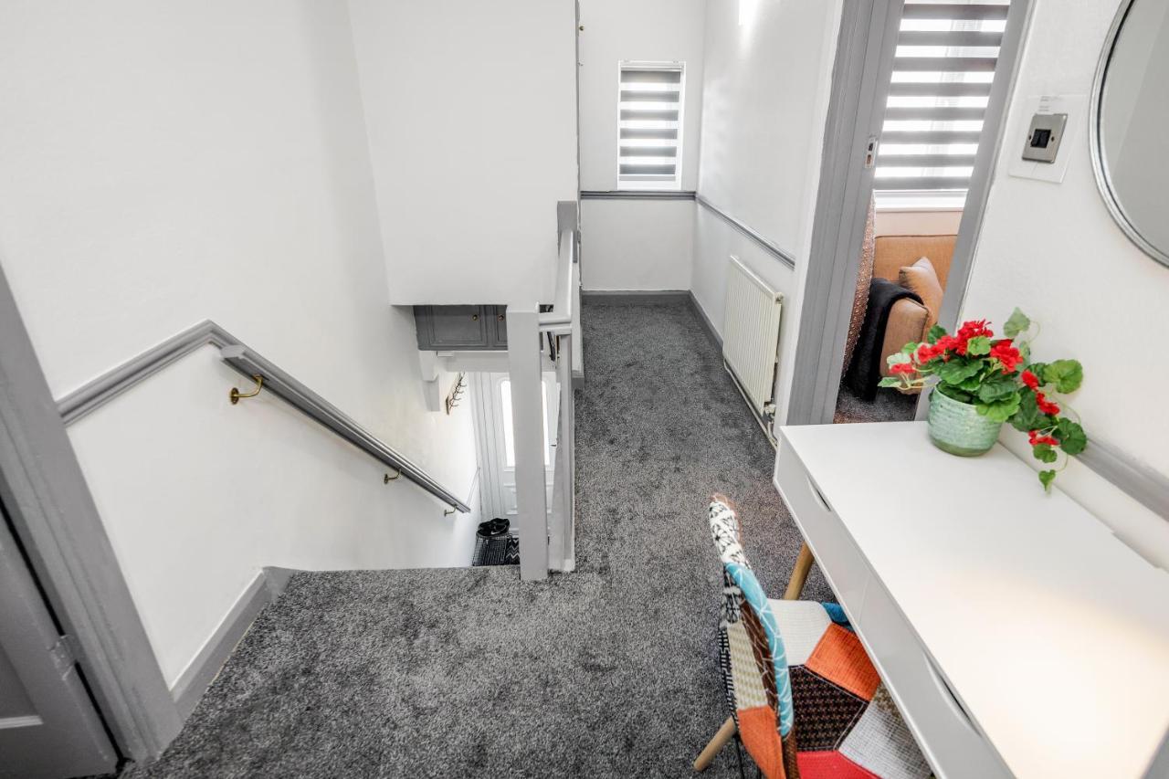 Heathrow 2-Bedroom Maisonette With Parking West Drayton  Exteriér fotografie