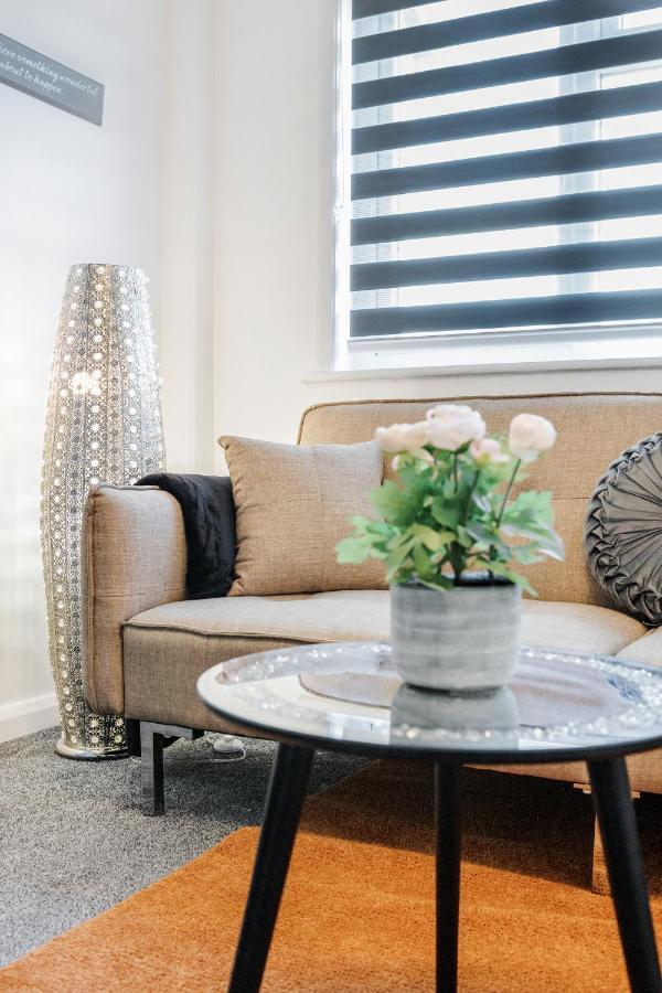 Heathrow 2-Bedroom Maisonette With Parking West Drayton  Exteriér fotografie